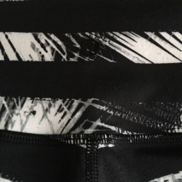 Lululemon High Times Leggings -- Shady Palms Sz 6 - Picture 5 of 6